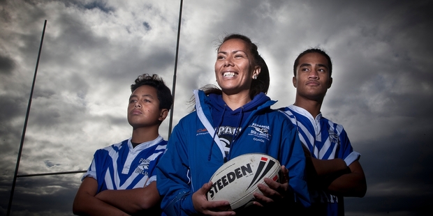 FINALS BOUND: Papamoa Bulldogs under-15 coach Joanna Wynyard with Ezra Petley (left) and Las Filo. PHOTO/ANDREW WARNER