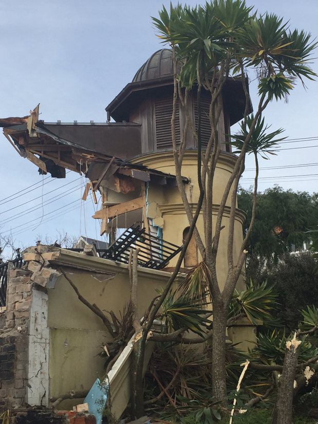 What was left of the house yesterday. Photo / Anne Gibson