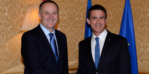 John Key and Manuel Valls meet before dinner. Photo / Getty Images