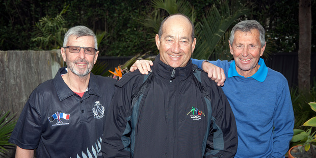 Ian (L) and Peter Cross (R) with their sister in Wellington have donated $10,000 to the Whare Tauranga which Tommy Wilson (C) runs.