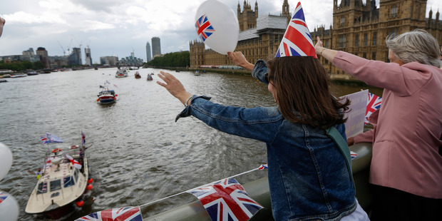 The petition seeking a change to referendum rules was started by a "leave" supporter.