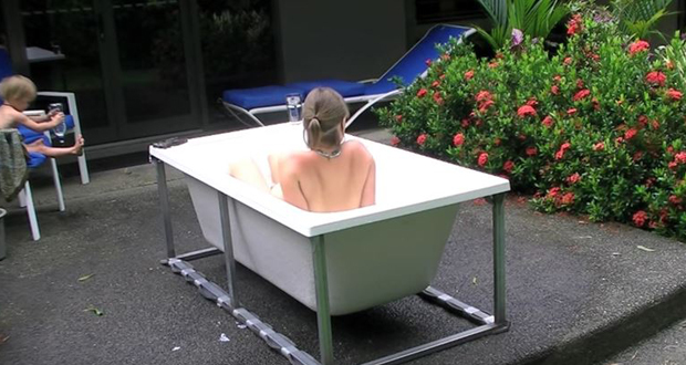 Giving birth in an outdoor bathtub was Thurber's backup plan. Photo / YouTube