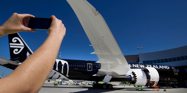 An Air New Zealand Boeing 787-9 Dreamliner. Photo / Alan Gibson