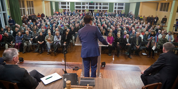 Transport Minister Simon Bridges speaks to about 400 people gathered in Katikati. Photo/Andrew Warner