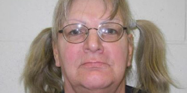 Linda Thompson couldn't find room at a homeless shelter so robbed a bank. Photo / AP