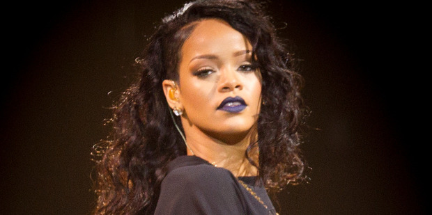 Rihanna will receive MTV's top honour at the next VMAs ceremony.