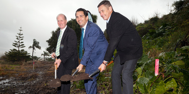 Omokoroa to Tauranga cycleway gets officially underway with Ross Patterson, Simon Bridges, and Stuart Crosby turning the first patch of soil for it. Photo/Andrew Warner