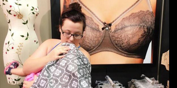 US other Wittney Hope said she was not wearing a wrap when the breastfeeding incident took place, but was covered by the baby's head. Photo / Facebook/Wittney Hope