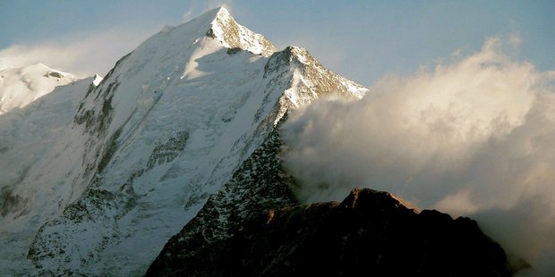 Five people have died in extreme sports accidents in the French Alps.