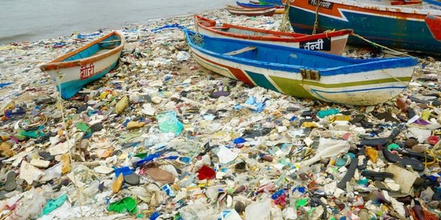 The Versova Resident Volunteers led the world's largest beach clean-up at Mumbai's Versova Beach. Photo / Washington Post, United Nations Environment Programme