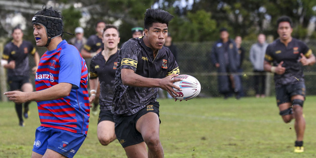 Massey wing Dave Puleiala confusing the Rosmini defence in the North Harbour semifinal. Picture/Jack Hall