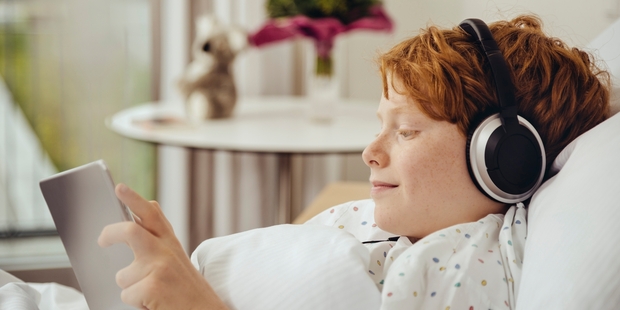 Listening to music can improve patients' quality of life, American researchers have found.