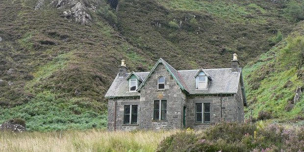 The Old Schoolhouse on Eilean Shona, a tidal island in the Inner Hebrides that has a full-time population of four. Photo / Creative Commons image by Wikimedia user cathietinn