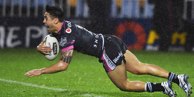Shaun Johnson scores a golden point try. Photo / photosport.co.nz