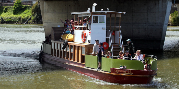 The Adventurer II on the Whanganui River. Photo/Stuart Munro