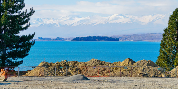 Daniel Hollnsteiner and James Murphy died when a group of 11 exchange students got into trouble on Lake Tekapo. Photo / File