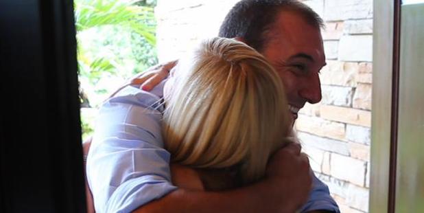 The first moment News Corp photographer Nathan meets Jen. Photo / News Corp Australia