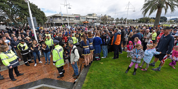 Huge turnout to Olympic parade in Tauranga. Photo/George Novak