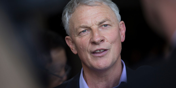 Auckland mayoral candidate and Labour Party MP Phil Goff wants to introduce a living wage for council staff.
