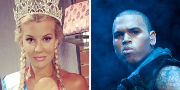 Baylee Curran reportedly texted a friend saying Chris Brown was "going down". Photos / Instagram, NZPA