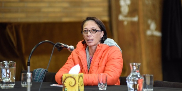 Tauranga homeless mother of six Mazz Adams speaks at a meeting about homelessness in Tauranga, part of a national inquiry into the issue. Photo/George Novak