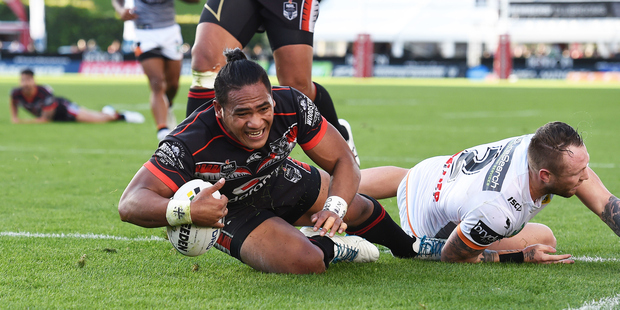 Solomone Kata scores a try during the Warriors' loss against the Tigers last weekend. Photo / photosport.nz