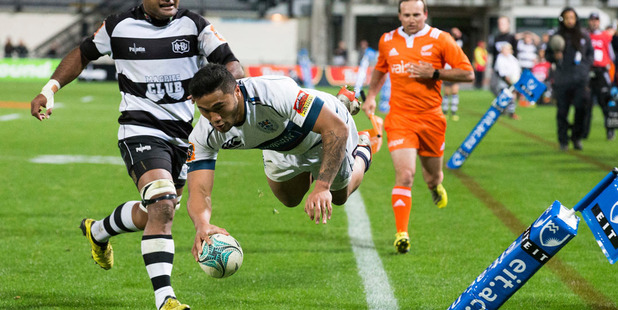 Auckland's Vince Aso dives over to score in the corner. Photo / Photosport