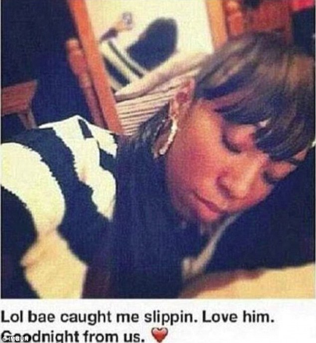 Pretending to be captured by her 'bae', this woman didn't realise that the Internet could see she took the photo herself due to the mirror behind her. Photo / Imgur