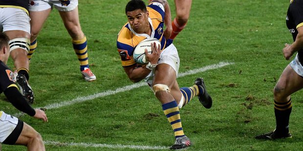 DETERMINED: Bay of Plenty's Monty Ioane runs with the ball during the Mitre 10 Cup match in Wellington last night. Photo/photosport