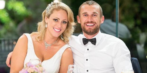 Complete strangers/newlyweds Clare and Jono on their wedding day. Photo / Channel 9