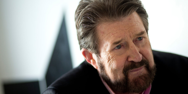 Kiwi-born Aussie shock-jock Derryn Hinch is back on the booze after a liver transplant, his ex girlfriend claims. Photo / File