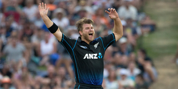 Black Caps bowler Corey Anderson. Photo / Alan Gibson.