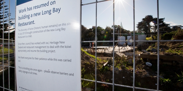 STOPPED: The restaurant site and sign about the koiwi (human remains).PHOTO/FILE