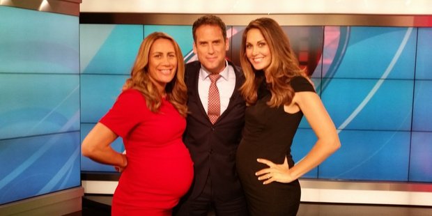 Pregnant TVNZ presenters show off their baby bumps alongside Greg Boyed on One News. Photo/Twitter