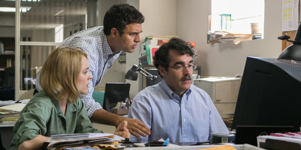 Rachel McAdams, Mark Ruffalo, Brian d'Arcy star in the movie Spotlight.