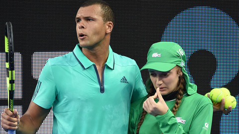 Tsonga to the rescue of ailing ball girl