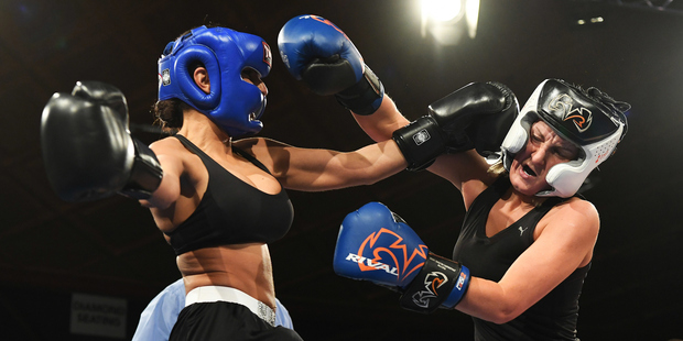 Naz Khanjani v Bella Henry. Photo / www.photosport.co.nz