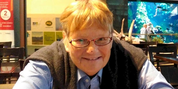 Carol Bartlett died in Honolulu, after suffering a heart attack on a flight from Vancouver to Auckland.