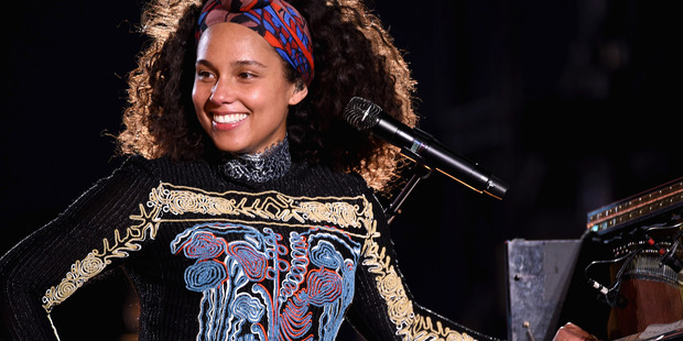 Alicia Keys performs fresh faced in Times Square on October 9, 2016 in New York City. Photo / Getty