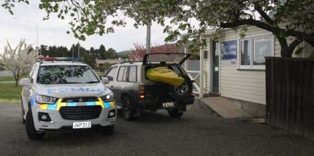 A kayak outside the Kurow police station yesterday is understood to be the one Smith was using when he died in the Waitaki River on Sunday. Photo / Shannon Gillies, ODT