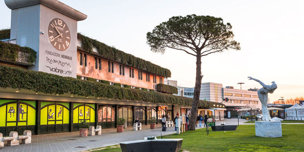 Passengers hoping to spend the night at Pisa Galileo Galilei Airport will be booted out as the airport closes between the hours of 12am to 4am. Photo / 123RF