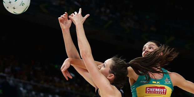 Bailey Mes of the Silver Ferns and Sharni Layton of the Diamonds compete for the ball. Photo / Getty Images