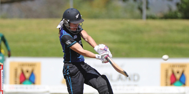 Natalie Dodd set up the win for the White Ferns with a half century. Photosport