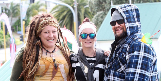 Janine Ayerst-Paraone, Hannah Mirko and Keretopa Ngarino catch up at the markets.