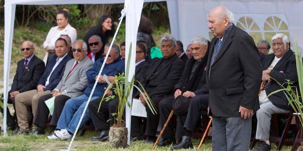 Tuhourangi kaumatua Anaru Rangiheuea speaks at today's pohiri at Lake Tarawera. Photo/Ben Fraser