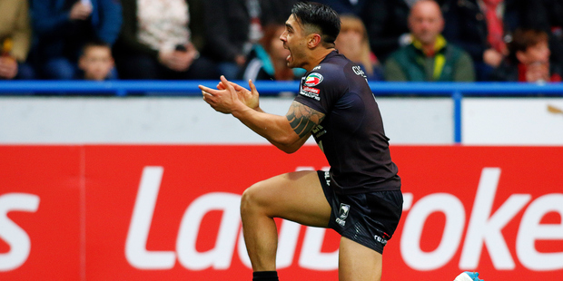 Australian media have questioned whether Kiwis halfback Shaun Johnson's match-wining field goal against England should have been awarded. Photo / Actionplus / www.photosport.nz