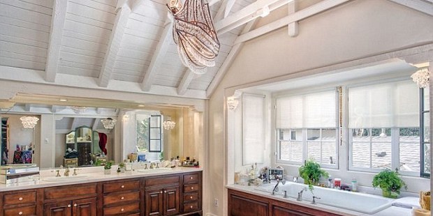 The house features a high-ceiling kitchen. Photo / Caldwell Banker