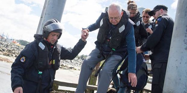 The New Zealand Defence Force helping evacuate travellers and locals from Kaikoura following the magnitude 7.8 earthquake. Photo / NZDF