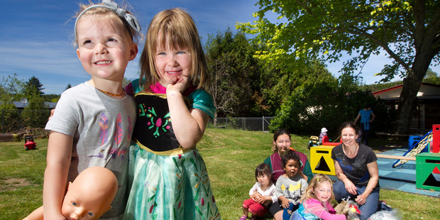 Ever Morris, 3, left, and Ella Bloomfield, 4, at the Hamurana Playcentre. PHOTO/BEN FRASER