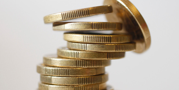 The kiwi dollar fell to 70.05 as at 8:30am in Wellington, having earlier dropped as low as 69.89 cents. Photo / File
